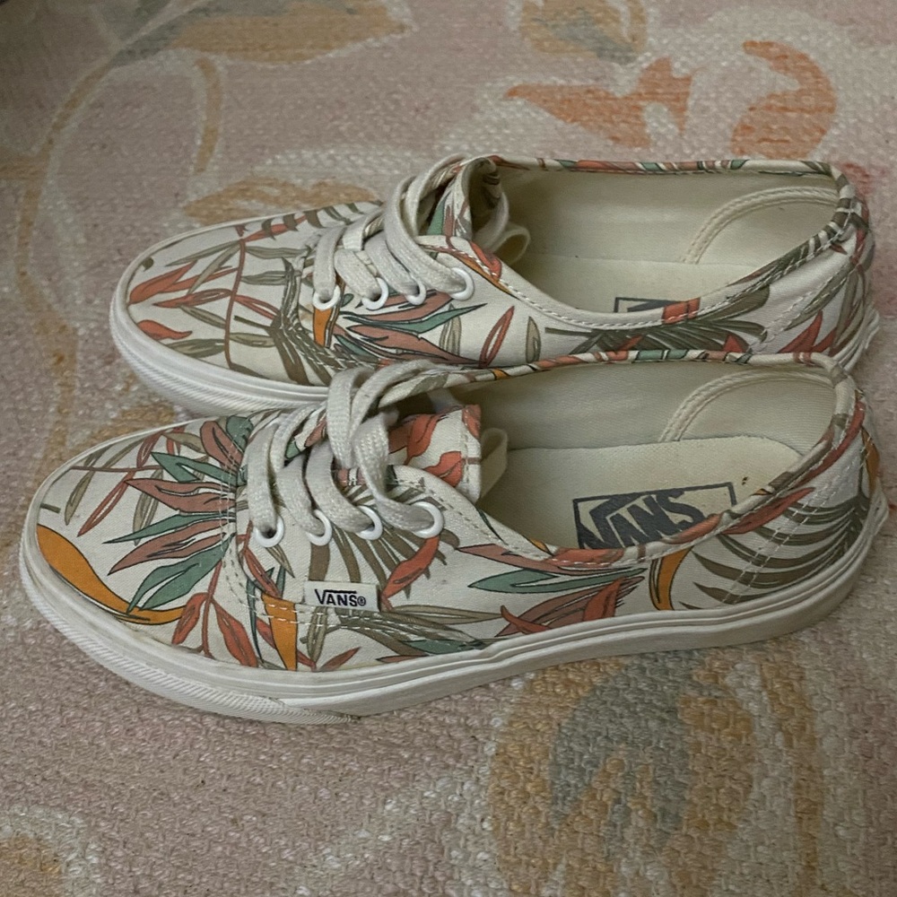 Vans - Picture 5 of 14